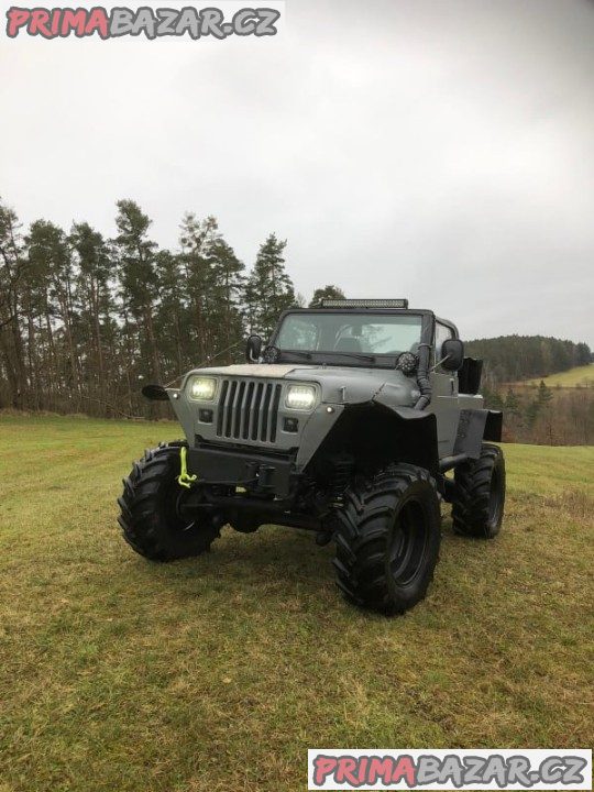 Offroad speciál urceny na zavody nebo kolem barak