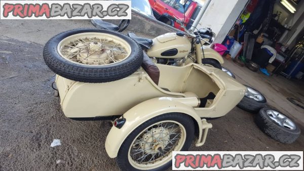 prodám motorka veterán Uralm62 rok vyroby 1996