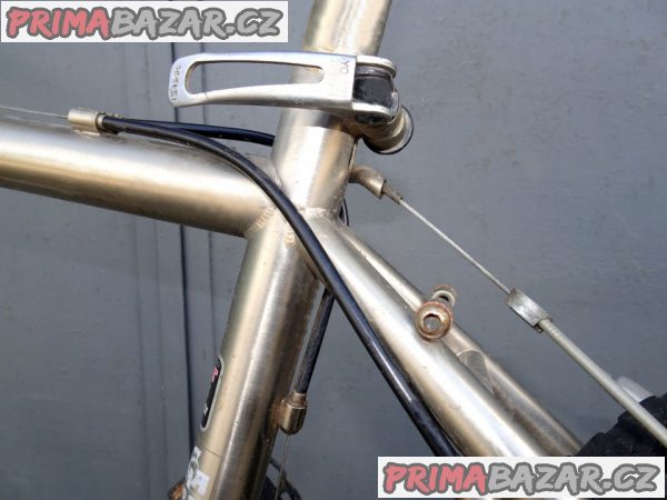 Prodám kolo MTB s kvalitním vybavením. Prodám kolo MTB s kvalitním vybavením.