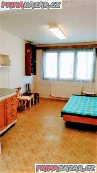 Loft 55 m2 RD ul. Polní, St. Brno, studenti(ky), zařízeno