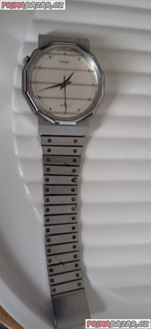 Prodám staré hodinky Luč