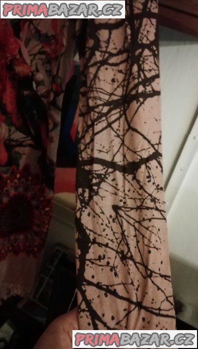 Výrazné šaty s efektem usně 101 Idees, vel L/XL Výrazné šaty s efektem usně 101 Idees, vel L/XL