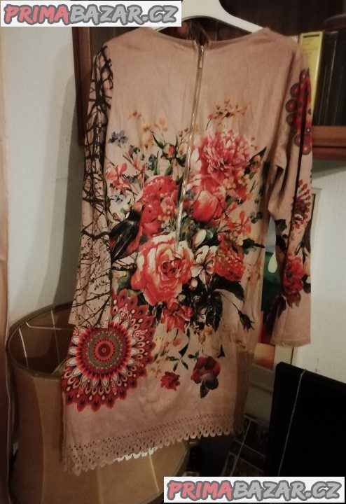 Výrazné šaty s efektem usně 101 Idees, vel L/XL Výrazné šaty s efektem usně 101 Idees, vel L/XL