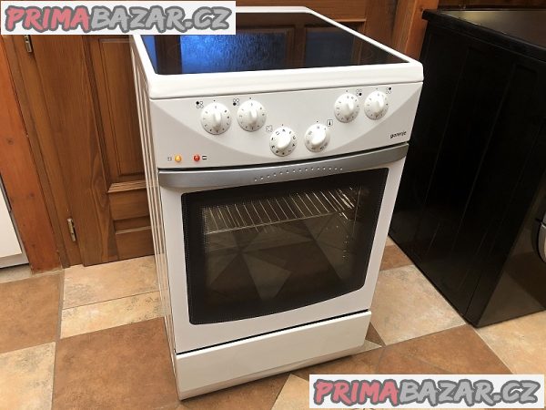 Sporák sklokeramický GORENJE horkovzduch šíře 50 cm