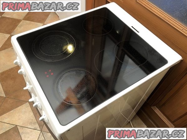 Sporák sklokeramický GORENJE horkovzduch šíře 50 cm