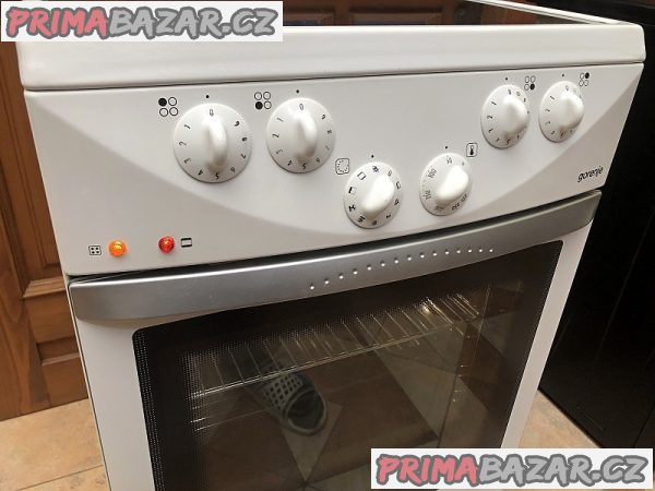 Sporák sklokeramický GORENJE horkovzduch šíře 50 cm