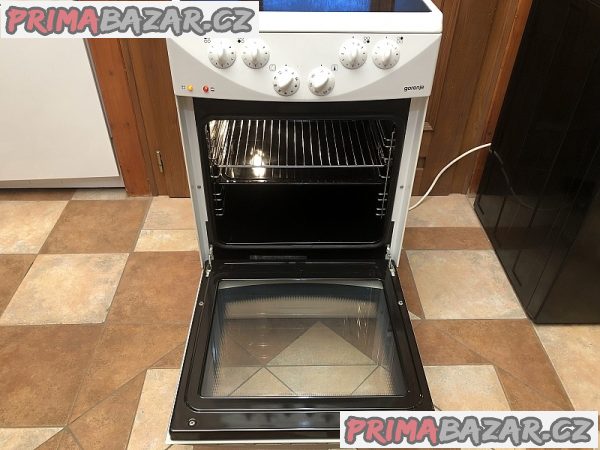 Sporák sklokeramický GORENJE horkovzduch šíře 50 cm