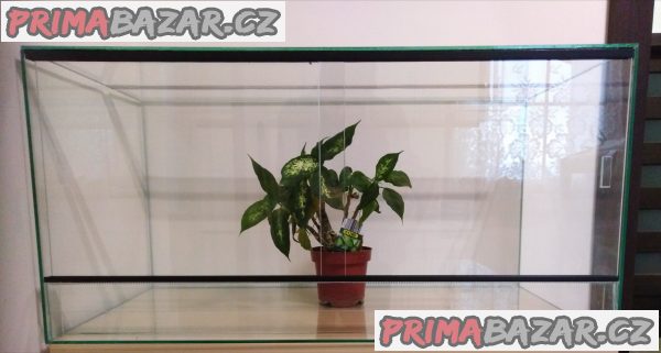 terarium-80x40x40-nove-vhodne-pro-agamy-zelvy-hady-posouvaci-dvirka-vrchni-dolni-vetrani-sila-skla-5-mm-predani-praha-nebo-kralupy-nad-vltavou-eventua