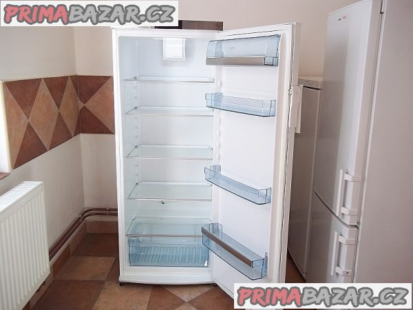 Chladnice bez mrazáčku AEG SANTO ÖKO A++ displej Chladnice bez mrazáčku AEG SANTO ÖKO A++ displej