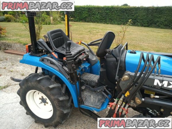 Traktor New Holland T-tC211D