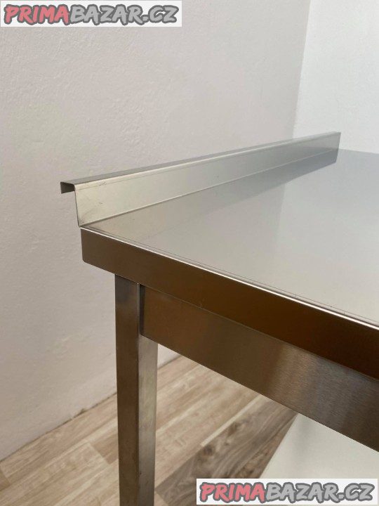 Přístěnné nerezové stoly, skladem různé míry