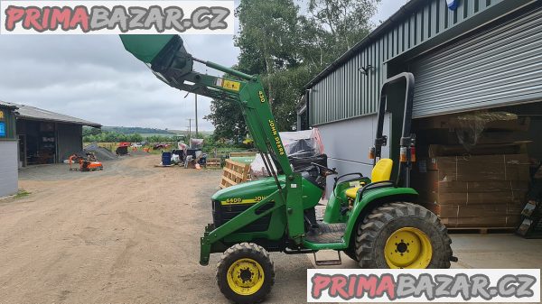 John Deere 4400