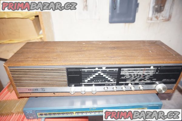 Oldschool radio. Odeslání pod stromeček.