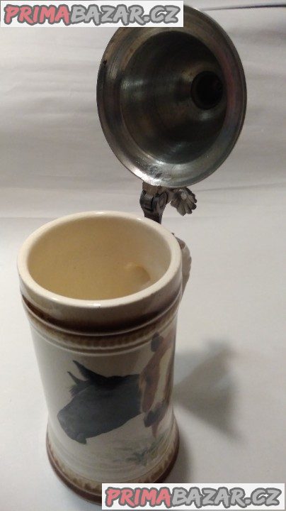 Porcelánový korbel s víčkem - koně Porcelánový korbel s víčkem - koně