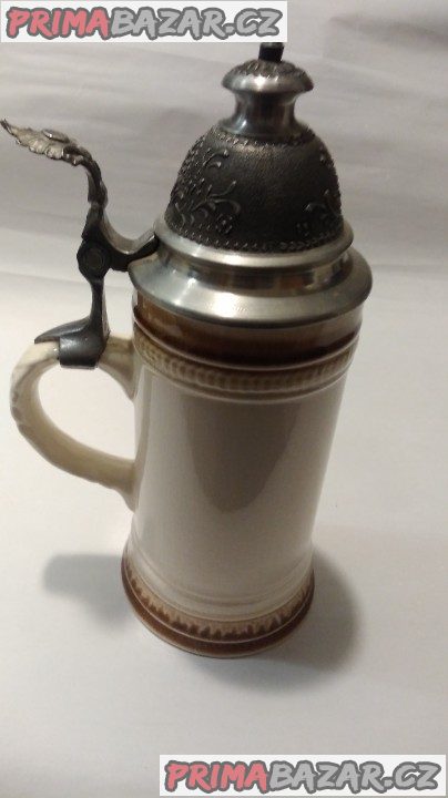 Porcelánový korbel s víčkem - koně Porcelánový korbel s víčkem - koně