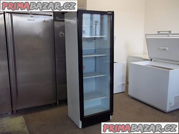 Prosklená lednice chladnice vitrína UGUR