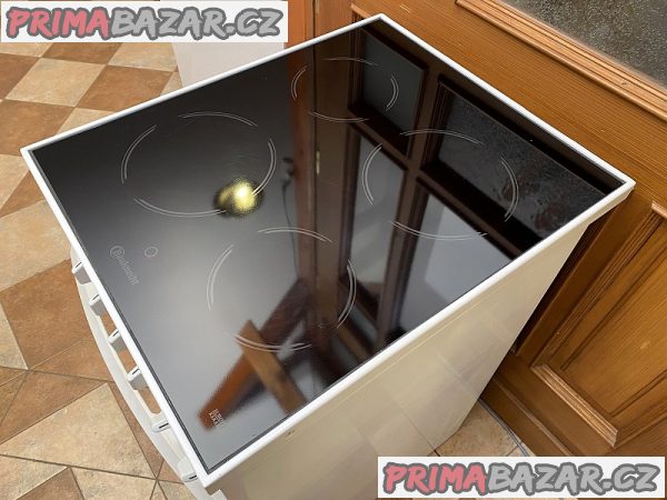 Sporák sklokeramický BAUKNECHT horkovzduch šíře 50 cm Sporák sklokeramický BAUKNECHT horkovzduch šíře 50 cm