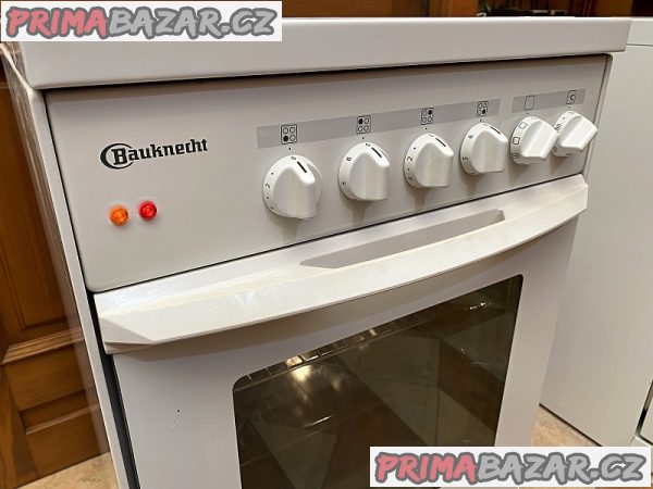 Sporák sklokeramický BAUKNECHT horkovzduch šíře 50 cm Sporák sklokeramický BAUKNECHT horkovzduch šíře 50 cm
