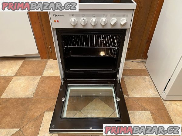 Sporák sklokeramický BAUKNECHT horkovzduch šíře 50 cm Sporák sklokeramický BAUKNECHT horkovzduch šíře 50 cm