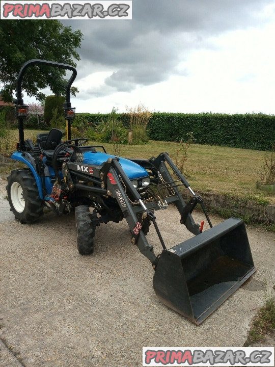 Traktor New Holland T-tC211D + čelní nakladač