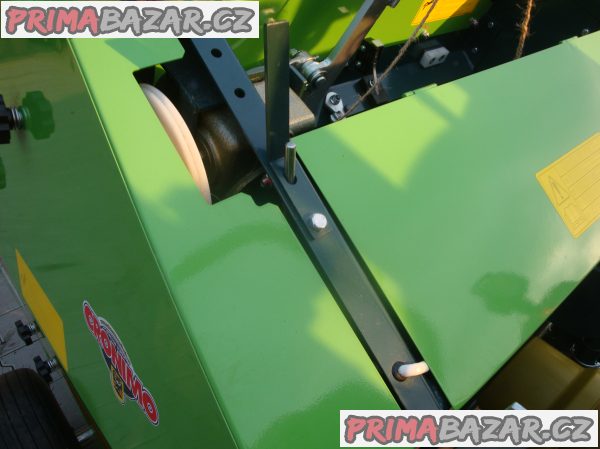 Mini balíkovač CRB 850 za malotraktor Mini balíkovač CRB 850 za malotraktor