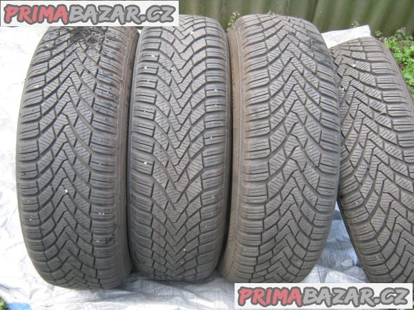 Prodám čtyři kusy zimních pneumatik 195/65R15T Continental-250kč.kus.