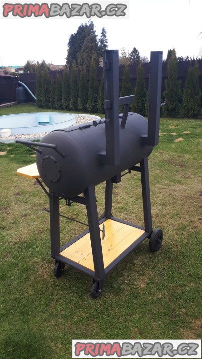 Prodám velký barbecue zahradní gril /Americký styl/