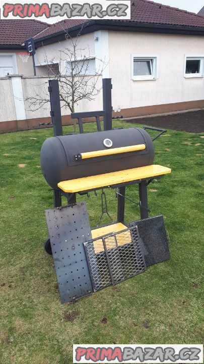 Prodám velký barbecue zahradní gril /Americký styl/