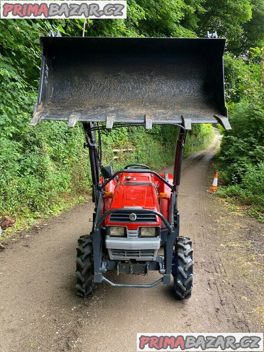 Traktor Mitsubishi Mtt-2I + kompletní čelní nakladač