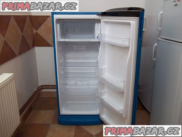 Lednice s mrazáčkem SAMSUNG modrá
