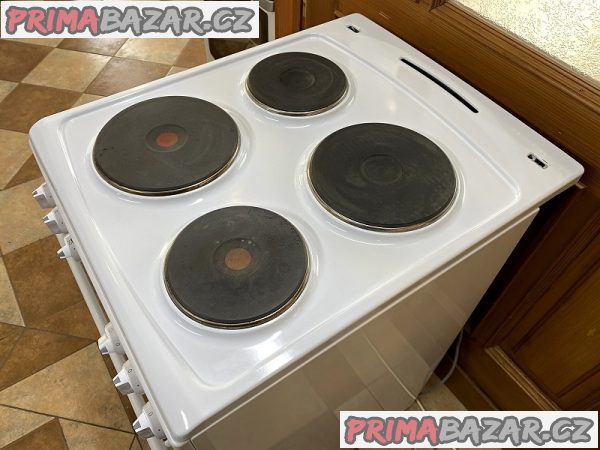Sporák elektrický AMICA šíře 50 cm horkovzduch Sporák elektrický AMICA šíře 50 cm horkovzduch