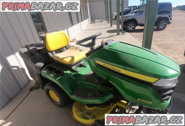 2015 JOHN DEERE X300R