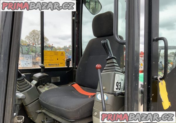 Minibagr Yanmar vio25