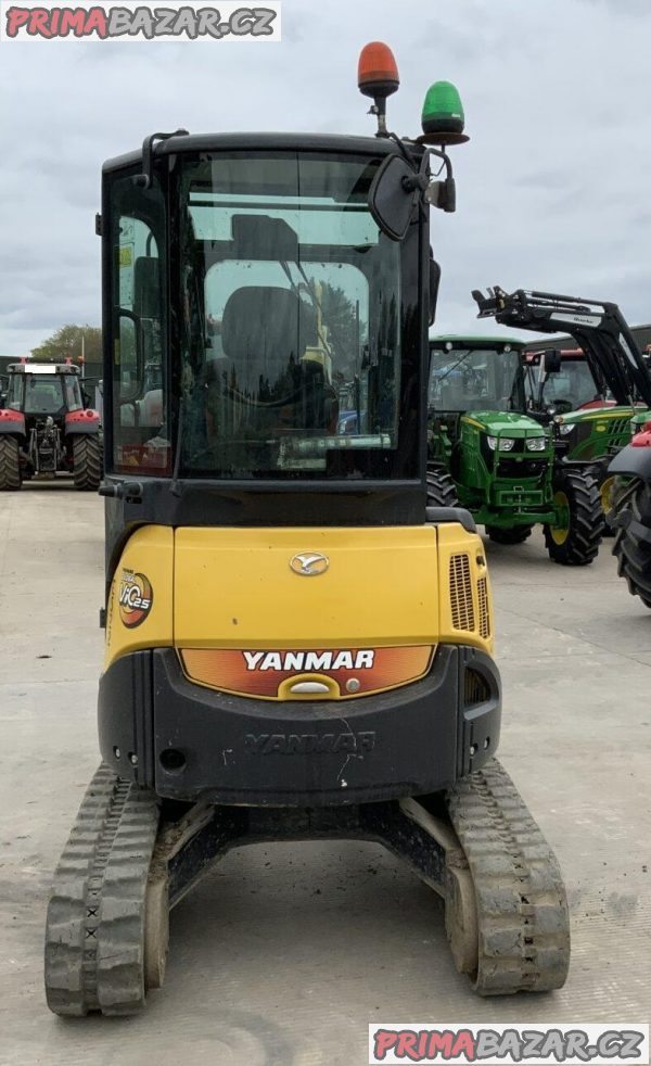 Minibagr Yanmar vio25