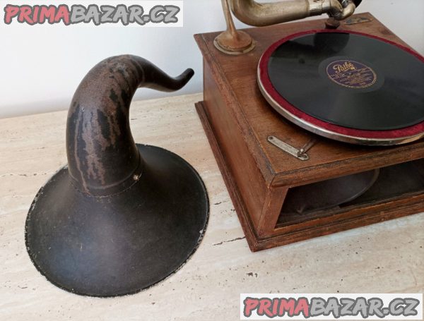 Starožitný salonní gramofon na kliku s troubou značky Pathé, plne funkční, krásně hraje