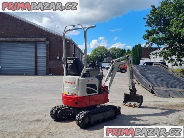 Minibagr Takeuchi TB-2I0-R _ 2017