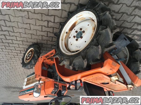 traktor kubota 4x4, kubota B1702DT, výkon 17 Hp