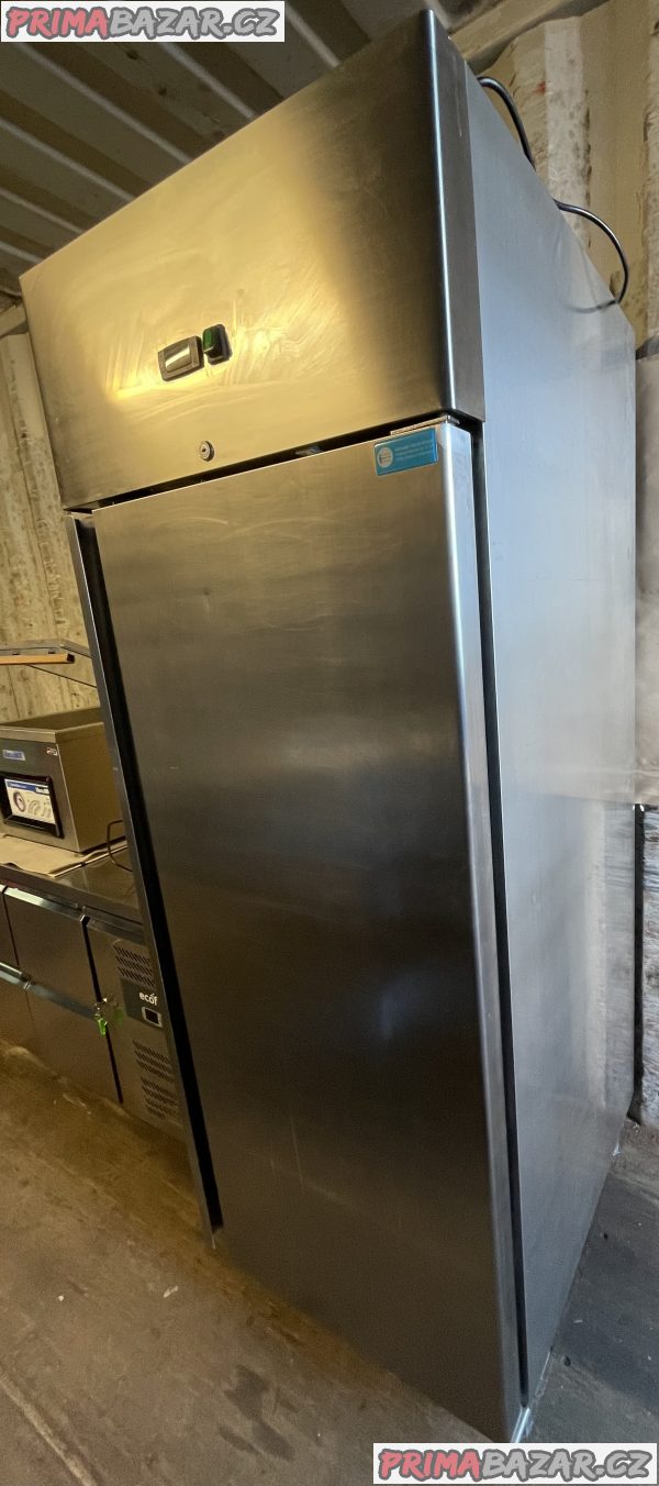 Gastro chladicí skříň - nerezová lednice
