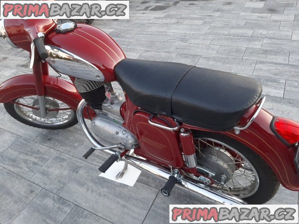 Jawa 250_559 panelka