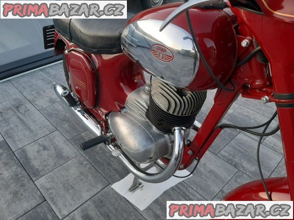 Jawa 250_559 panelka