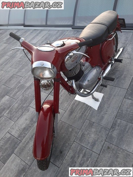 Jawa 250_559 panelka