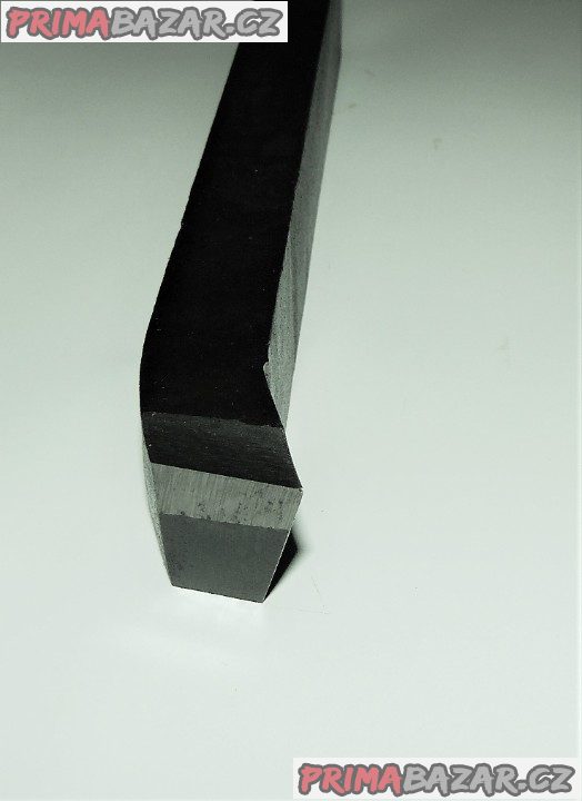 Soustružnický nůž 32x20 ROHOVÝ kovaný-HSS, pravý