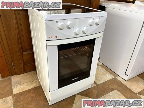 Sporák sklokeramický GORENJE horkovzduch šíře 50 cm