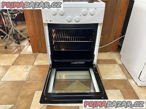 Sporák sklokeramický GORENJE horkovzduch šíře 50 cm