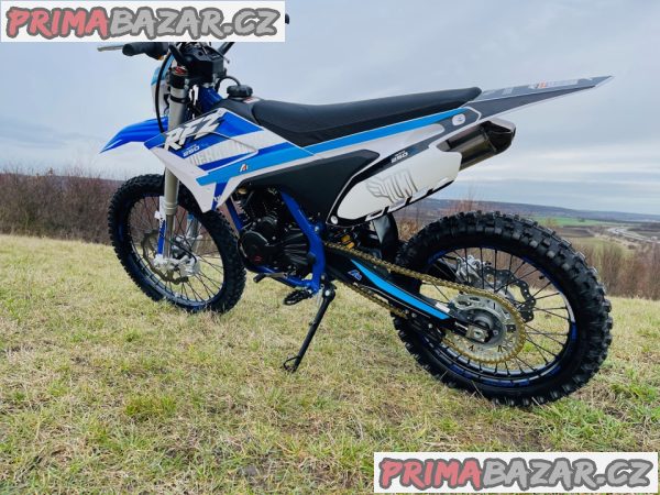 Kroska Thunder 250ccm, modrá