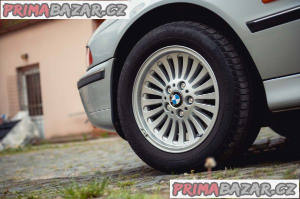 BMW 523i