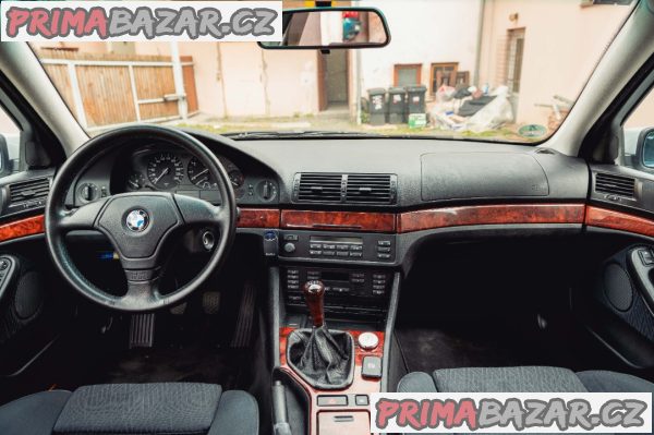 BMW 523i