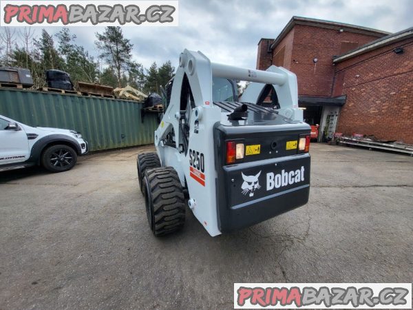 Smykový nakladač Bobcat S250Turbo Smykový nakladač Bobcat S250Turbo