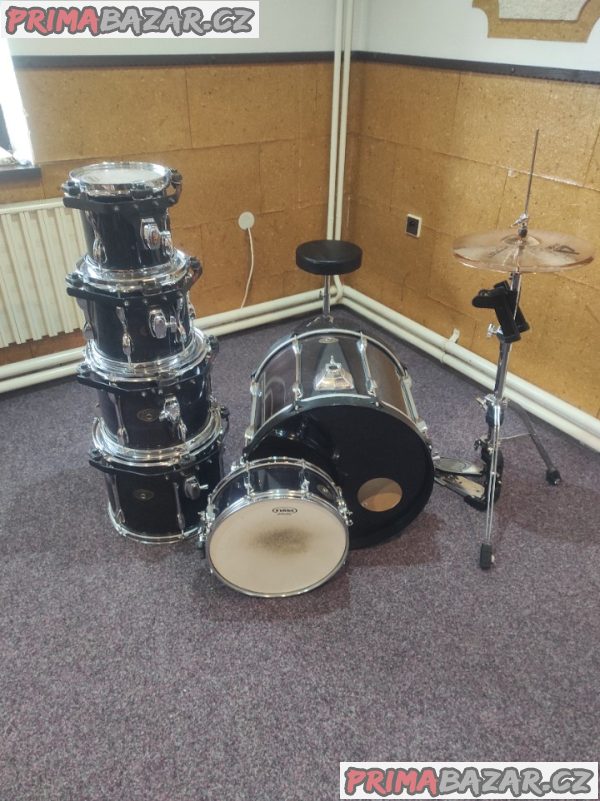 Bicí soupravu Tama s činely PAISTE