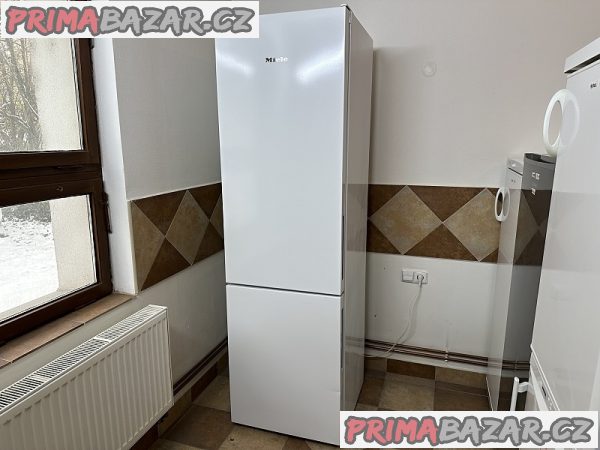 702 Lednice kombinovaná MIELE KFN 29132D ws NOFROST A++